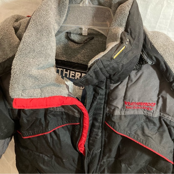 Weatherproof down coat - Picture 7 of 8